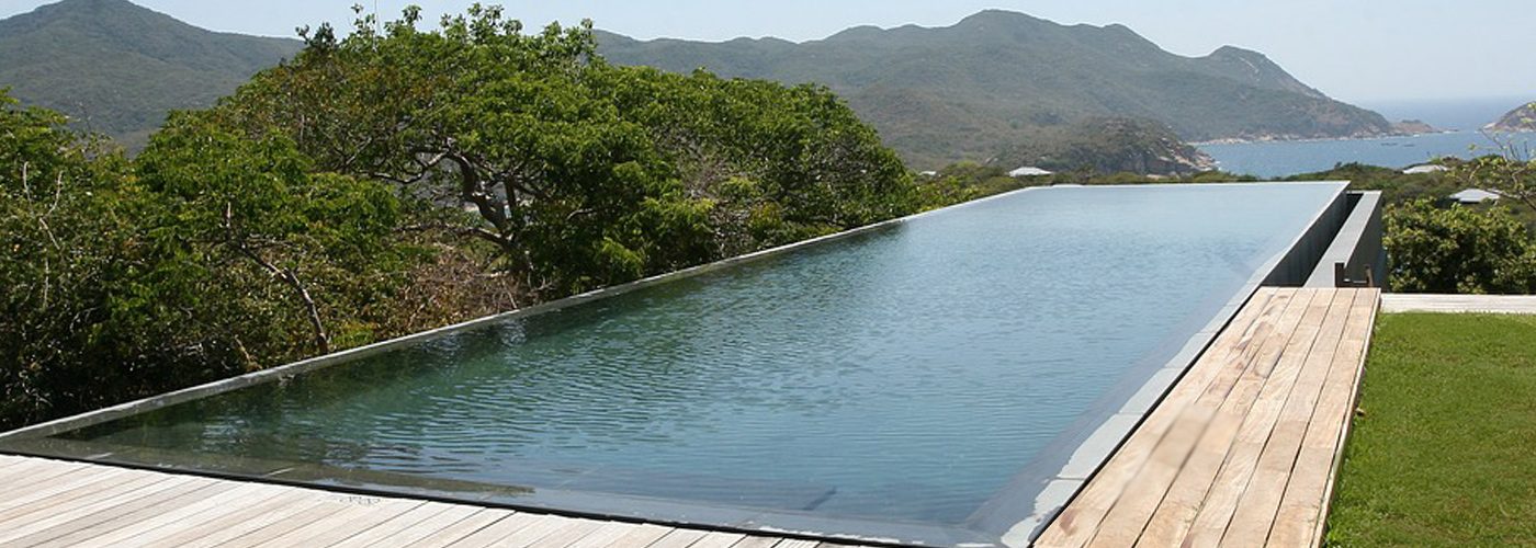 Piscina flotant construida a Palamós